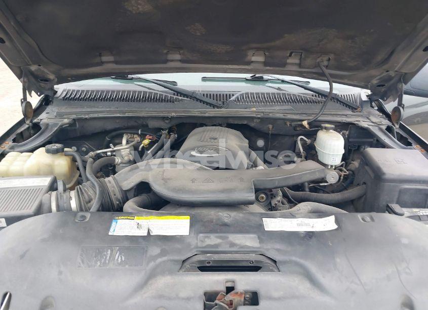 Photo 10 of 2004 Chevrolet Tahoe LS (VIN 1GNEK13Z64J238670)