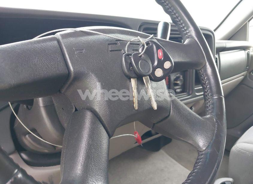 Photo 11 of 2004 Chevrolet Tahoe LS (VIN 1GNEK13Z64J238670)