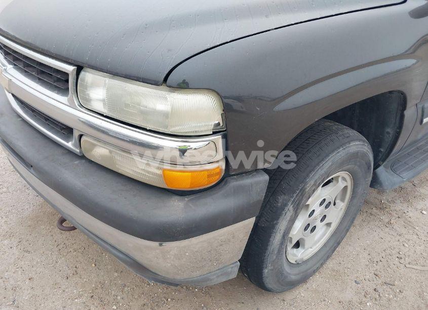 Photo 6 of 2004 Chevrolet Tahoe LS (VIN 1GNEK13Z64J238670)