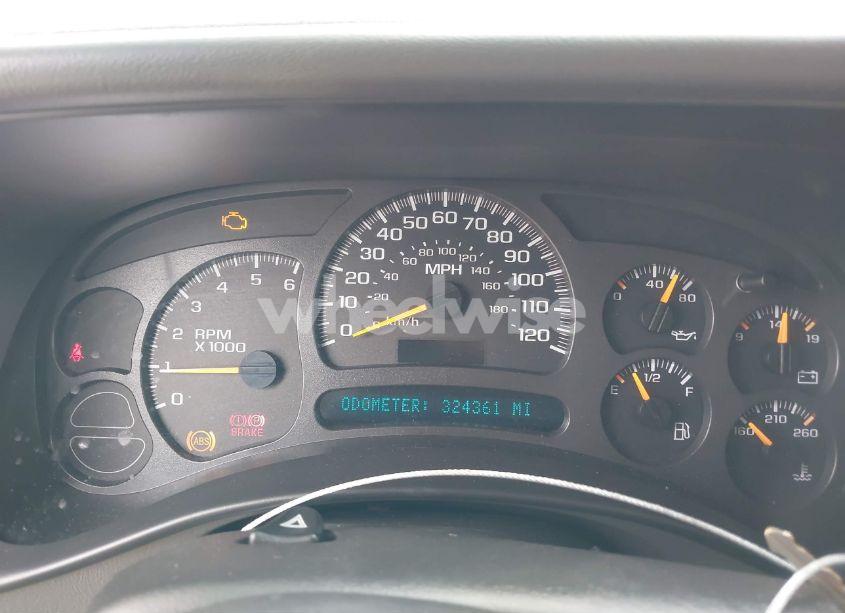 Photo 7 of 2004 Chevrolet Tahoe LS (VIN 1GNEK13Z64J238670)