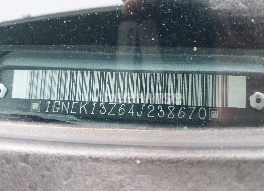 Photo 9 of 2004 Chevrolet Tahoe LS (VIN 1GNEK13Z64J238670)