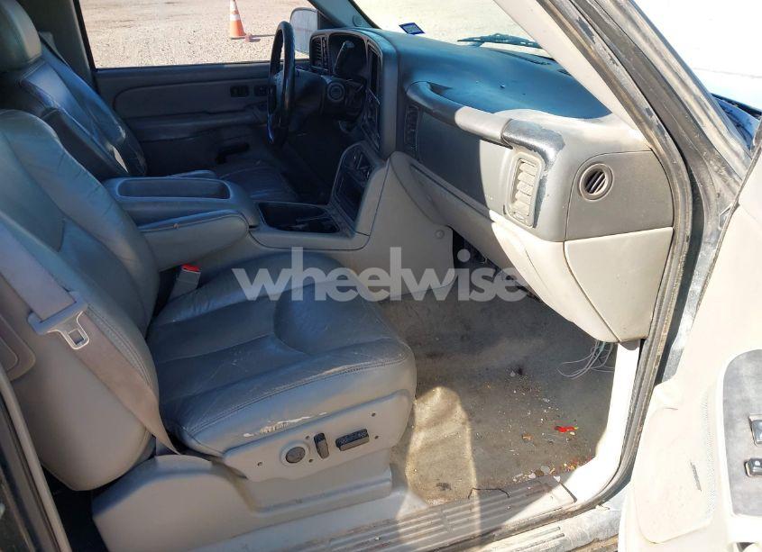 Photo 5 of 2004 Chevrolet Tahoe LT (VIN 1GNEK13Z64R192968)