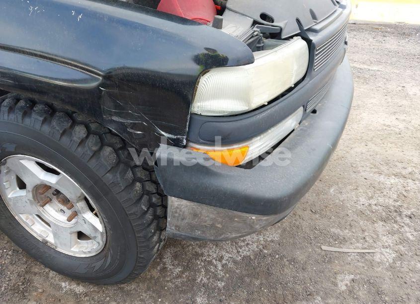 Photo 6 of 2004 Chevrolet Tahoe LT (VIN 1GNEK13Z64R247709)