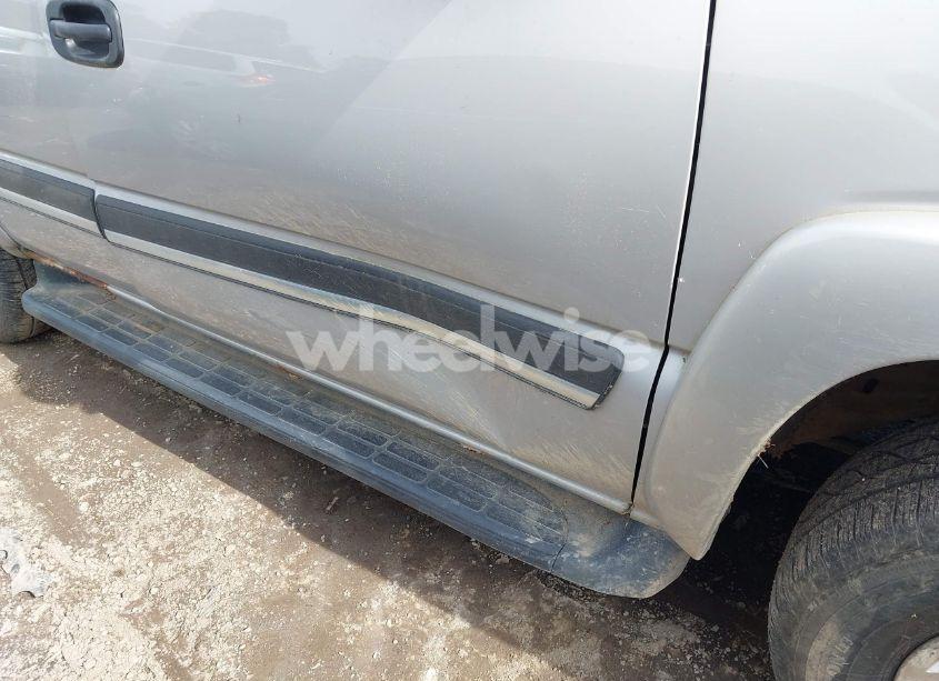 Photo 6 of 2005 Chevrolet Tahoe LS (VIN 1GNEK13Z65J242106)