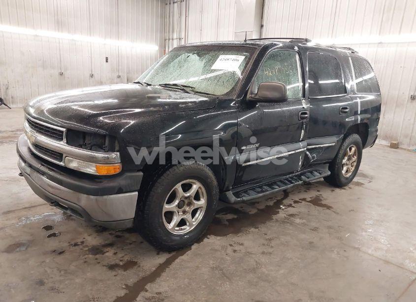 Photo 2 of 2002 Chevrolet Tahoe LS (VIN 1GNEK13Z72J197690)
