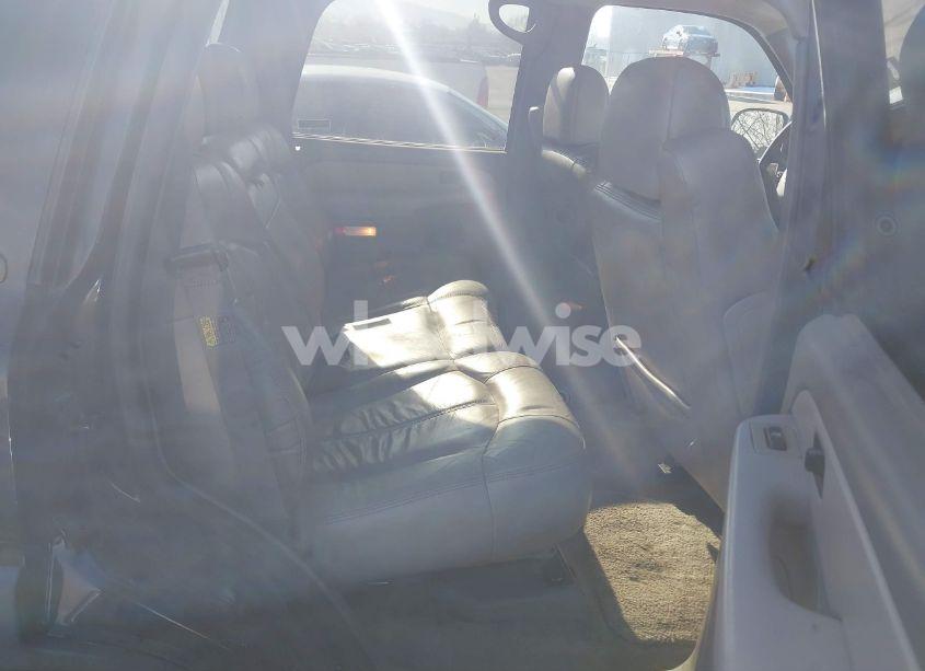 Photo 8 of 2002 Chevrolet Tahoe LT (VIN 1GNEK13Z72R137488)