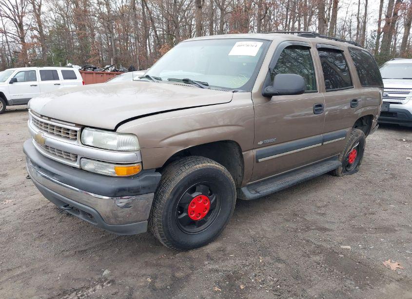 Photo 2 of 2003 Chevrolet Tahoe LS (VIN 1GNEK13Z73J120920)
