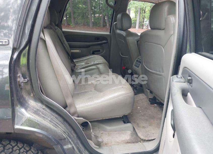 Photo 8 of 2003 Chevrolet Tahoe LT (VIN 1GNEK13Z73J126524)