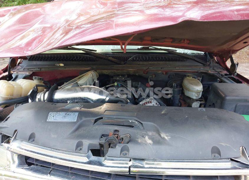 Photo 10 of 2003 Chevrolet Tahoe LT (VIN 1GNEK13Z73J229314)