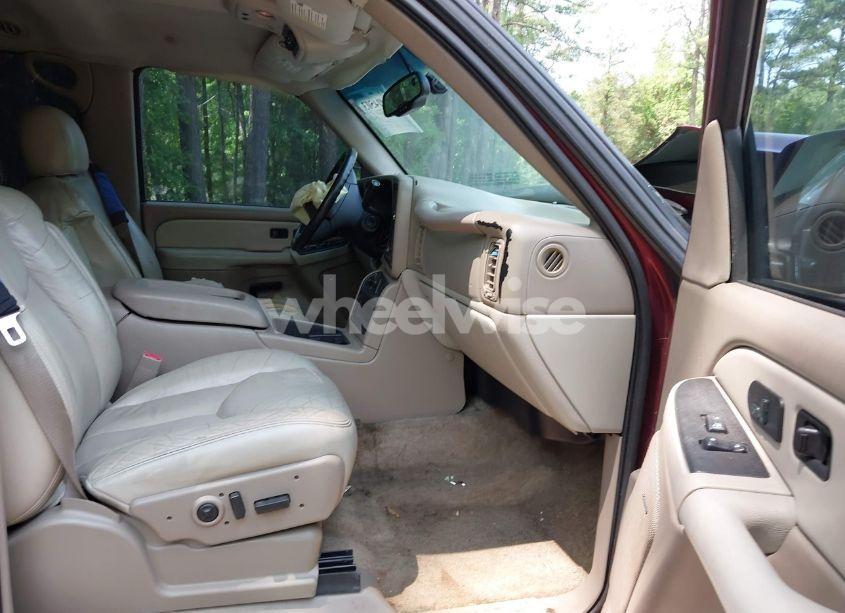 Photo 5 of 2003 Chevrolet Tahoe LT (VIN 1GNEK13Z73J229314)