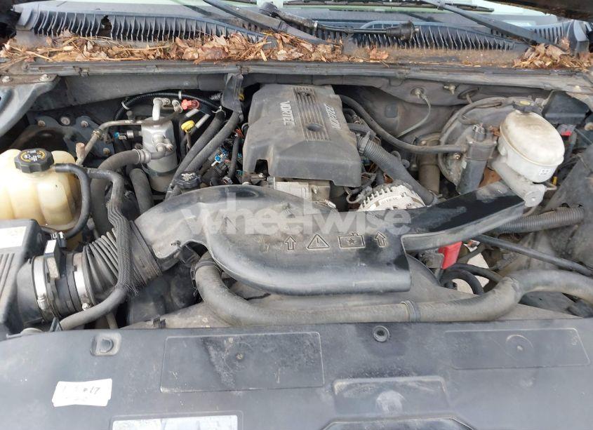 Photo 10 of 2003 Chevrolet Tahoe LT (VIN 1GNEK13Z73R222137)