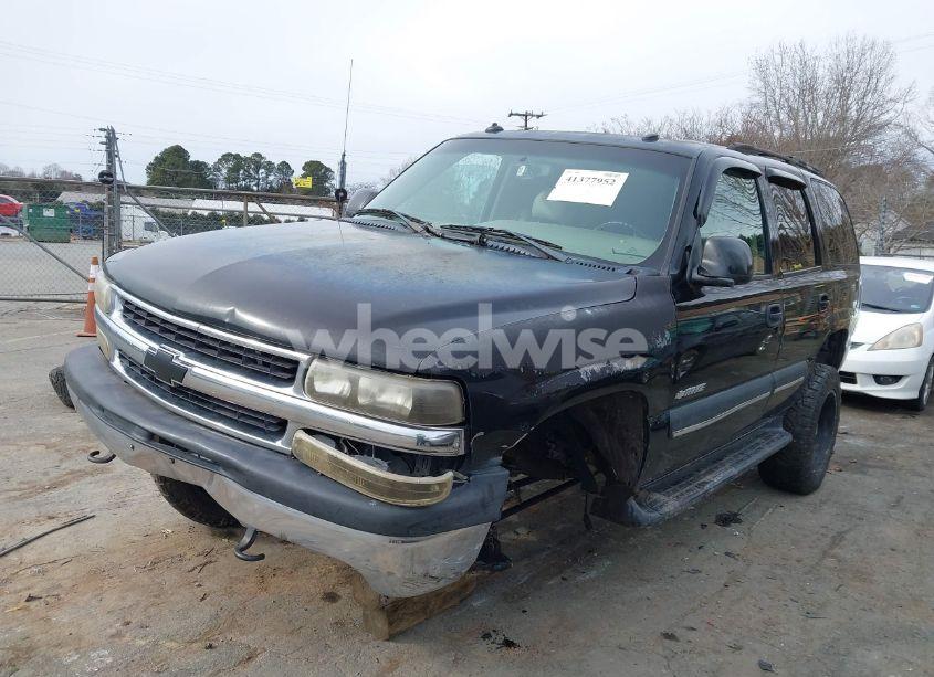 Photo 2 of 2003 Chevrolet Tahoe LT (VIN 1GNEK13Z73R222137)