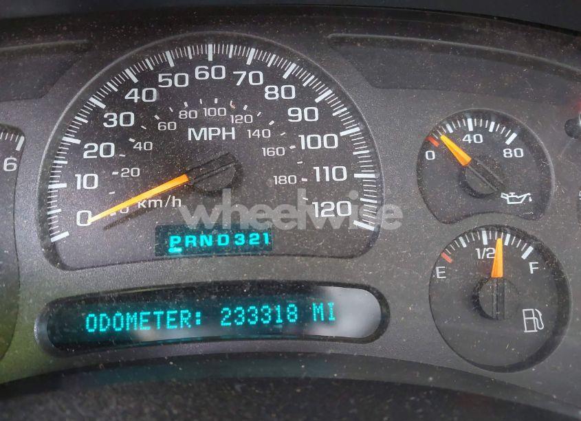 Photo 7 of 2003 Chevrolet Tahoe LT (VIN 1GNEK13Z73R222137)