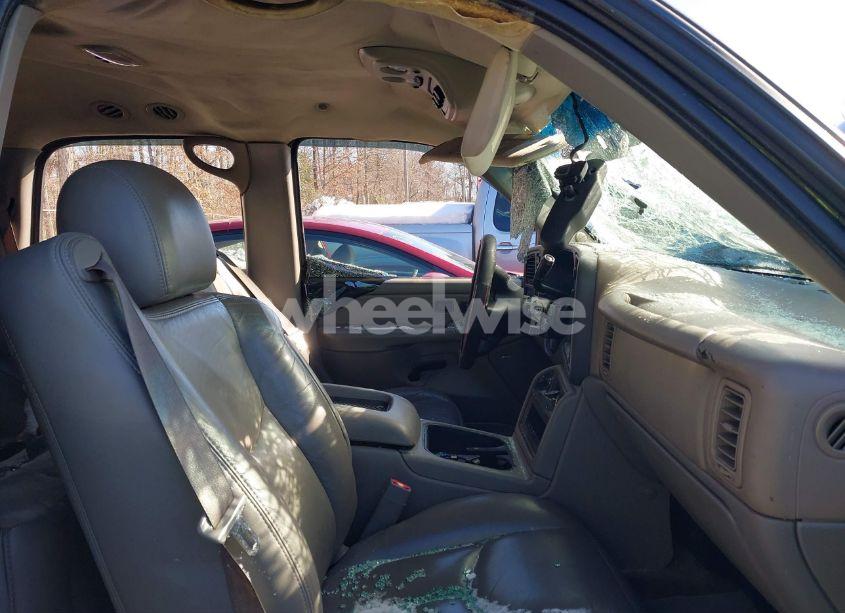 Photo 5 of 2003 Chevrolet Tahoe LT (VIN 1GNEK13Z73R303316)