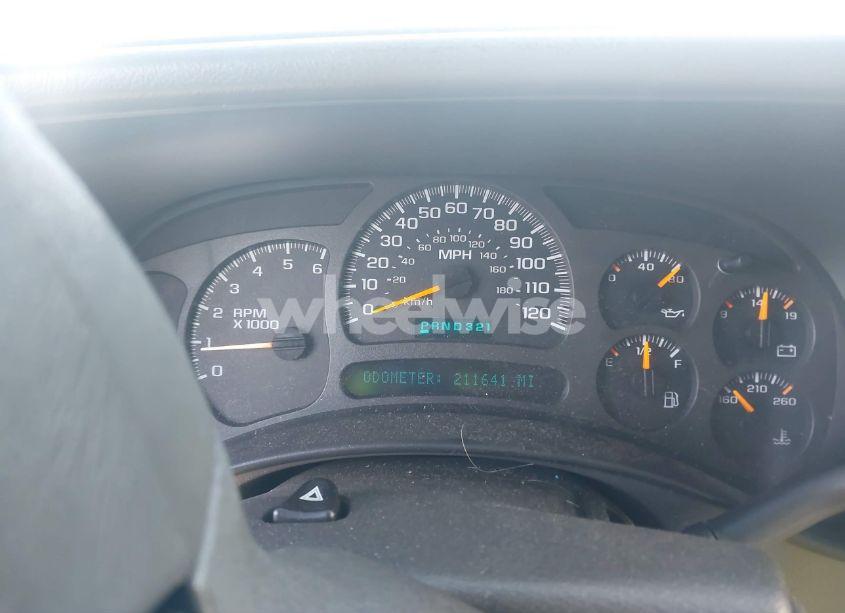 Photo 7 of 2004 Chevrolet Tahoe LT (VIN 1GNEK13Z74R106289)