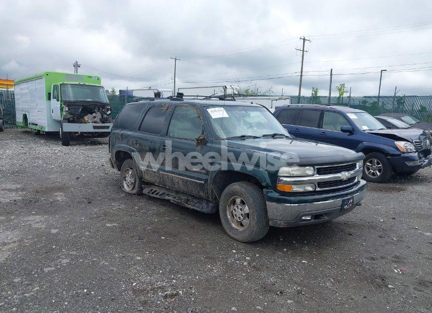 2002 Chevrolet Tahoe LT (VIN 1GNEK13Z82J242927) main photo