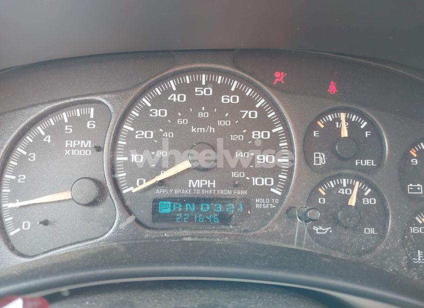 Photo 15 of 2002 Chevrolet Tahoe LT (VIN 1GNEK13Z82J242927)