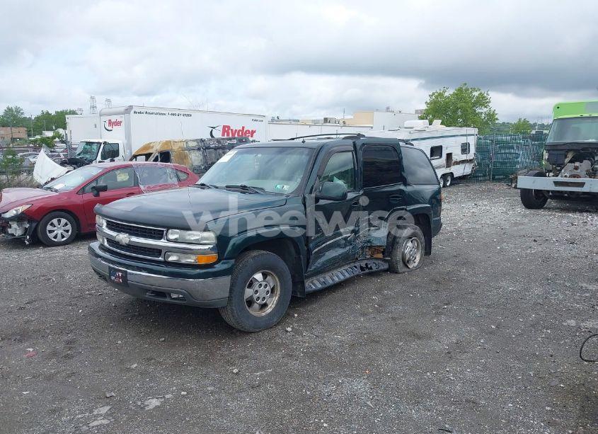 Photo 2 of 2002 Chevrolet Tahoe LT (VIN 1GNEK13Z82J242927)