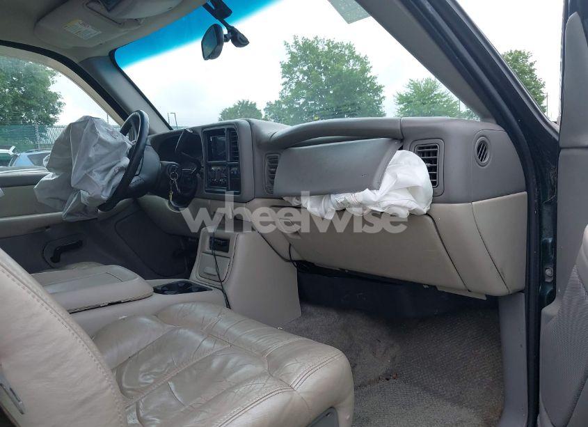 Photo 5 of 2002 Chevrolet Tahoe LT (VIN 1GNEK13Z82J242927)