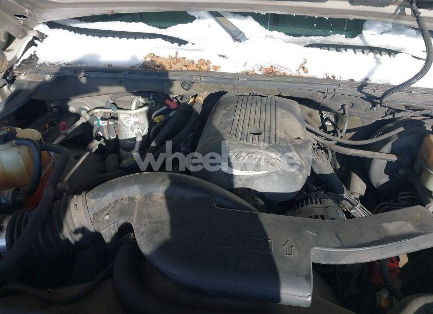 Photo 10 of 2002 Chevrolet Tahoe LT (VIN 1GNEK13Z82R295659)
