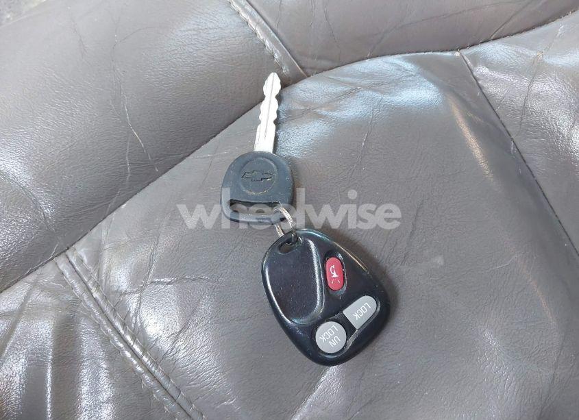 Photo 11 of 2002 Chevrolet Tahoe LT (VIN 1GNEK13Z82R295659)