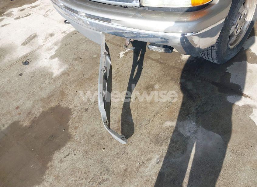 Photo 6 of 2002 Chevrolet Tahoe LT (VIN 1GNEK13Z82R295659)