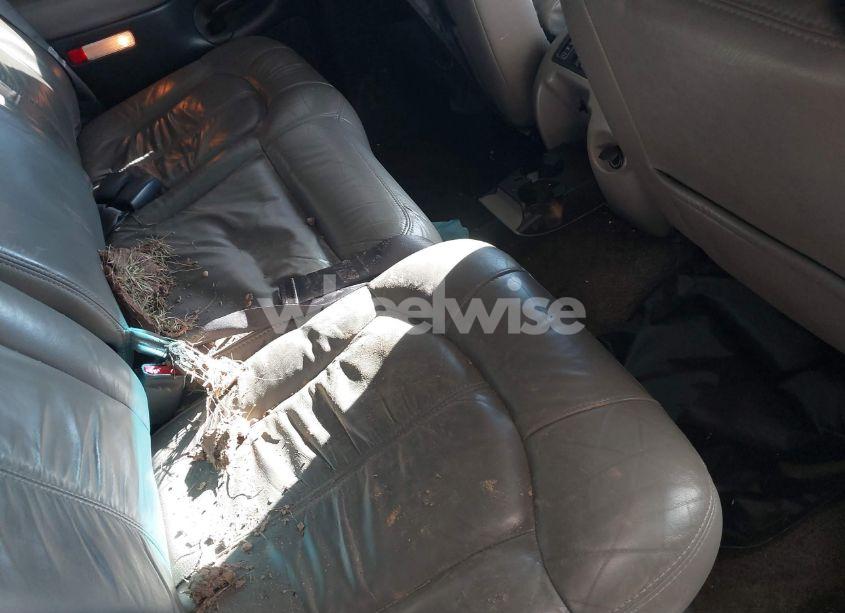 Photo 8 of 2002 Chevrolet Tahoe LT (VIN 1GNEK13Z82R295659)