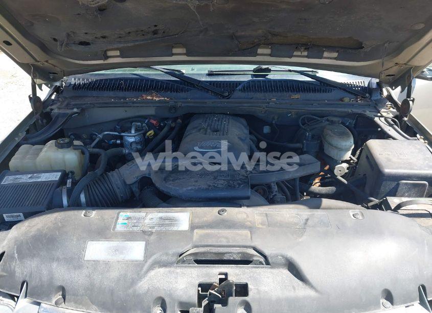 Photo 10 of 2003 Chevrolet Tahoe LS (VIN 1GNEK13Z83J107450)