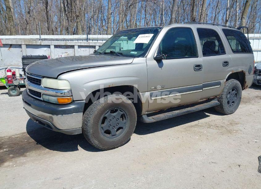 Photo 2 of 2003 Chevrolet Tahoe LS (VIN 1GNEK13Z83J107450)