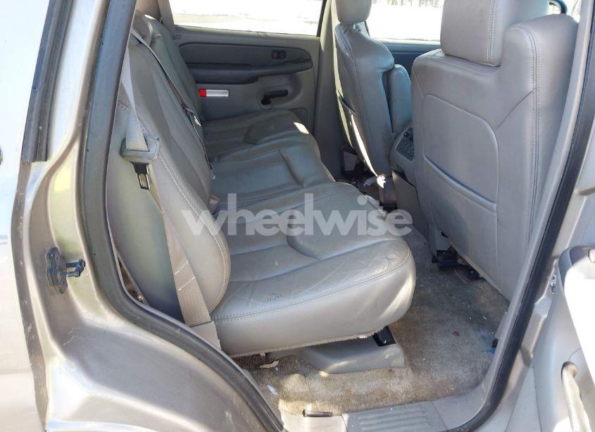 Photo 8 of 2003 Chevrolet Tahoe LT (VIN 1GNEK13Z83J213039)