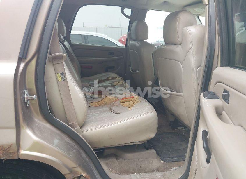 Photo 8 of 2004 Chevrolet Tahoe LT (VIN 1GNEK13Z84J240257)