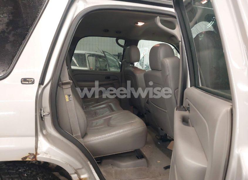 Photo 8 of 2004 Chevrolet Tahoe LT (VIN 1GNEK13Z84J252182)