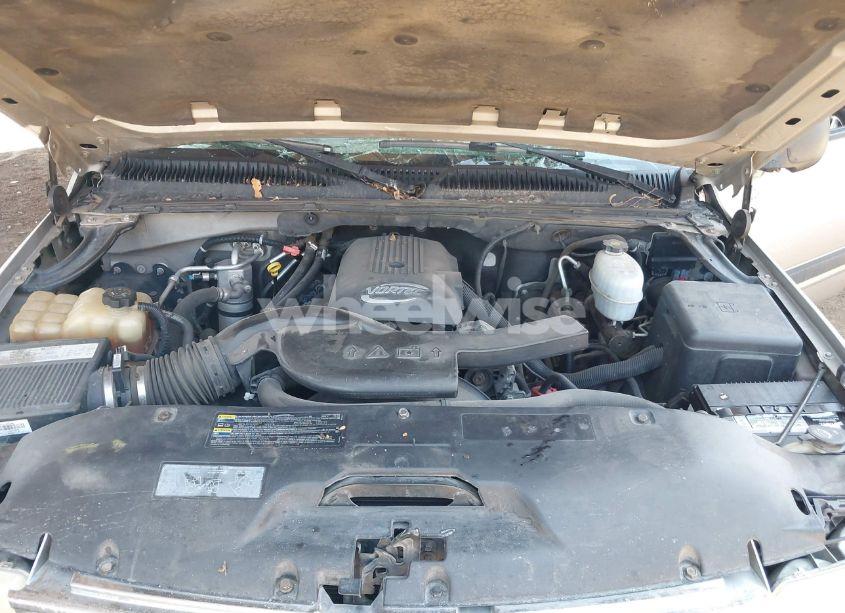 Photo 10 of 2004 Chevrolet Tahoe LS (VIN 1GNEK13Z84R267119)