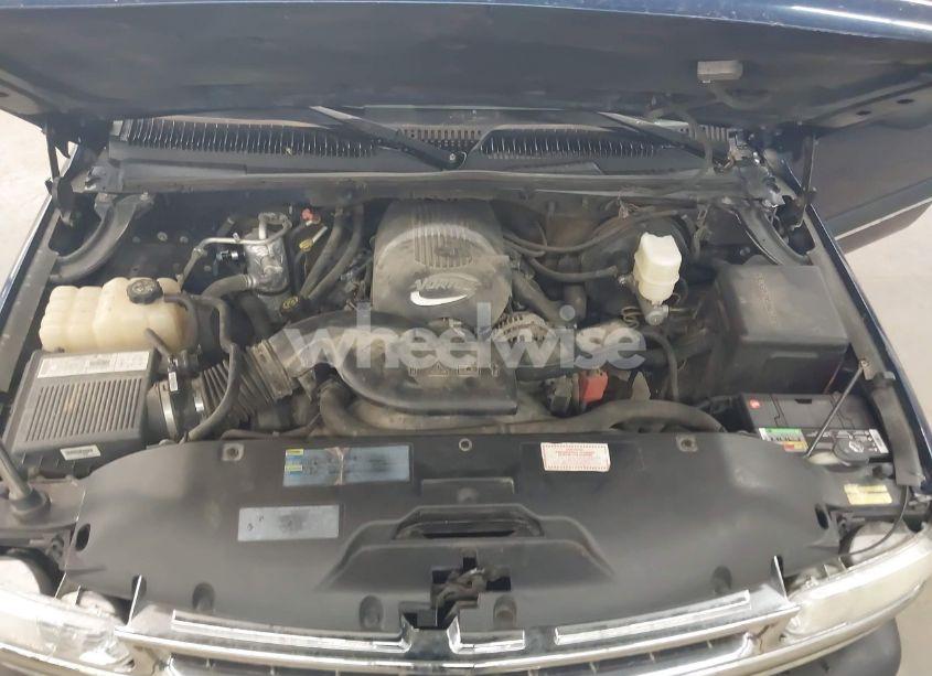 Photo 10 of 2002 Chevrolet Tahoe LT (VIN 1GNEK13Z92J160981)