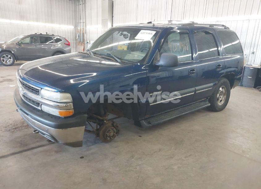 Photo 2 of 2002 Chevrolet Tahoe LT (VIN 1GNEK13Z92J160981)