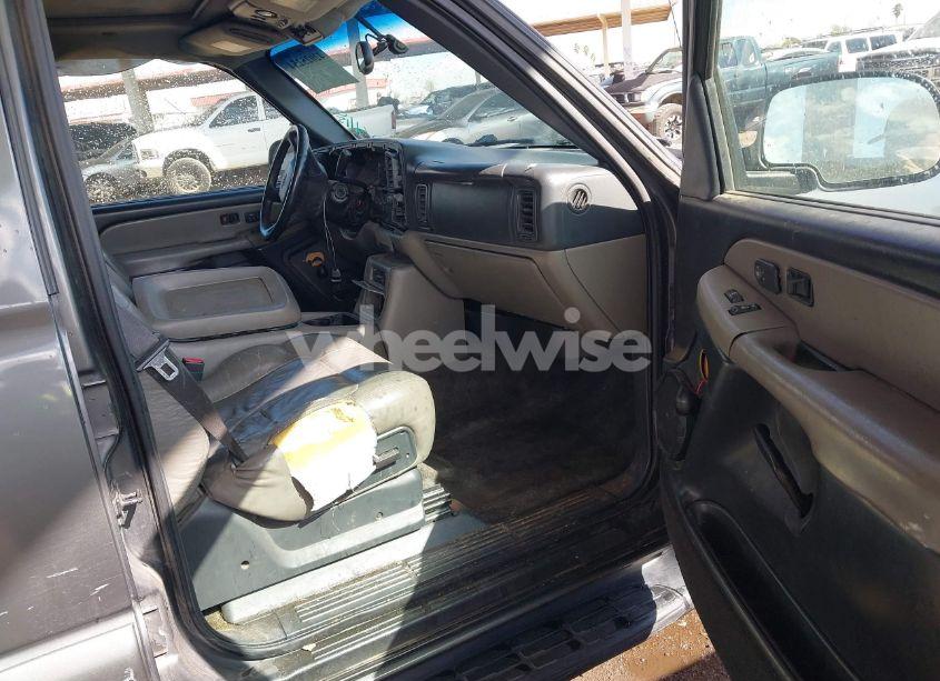 Photo 5 of 2002 Chevrolet Tahoe LT (VIN 1GNEK13Z92J289724)