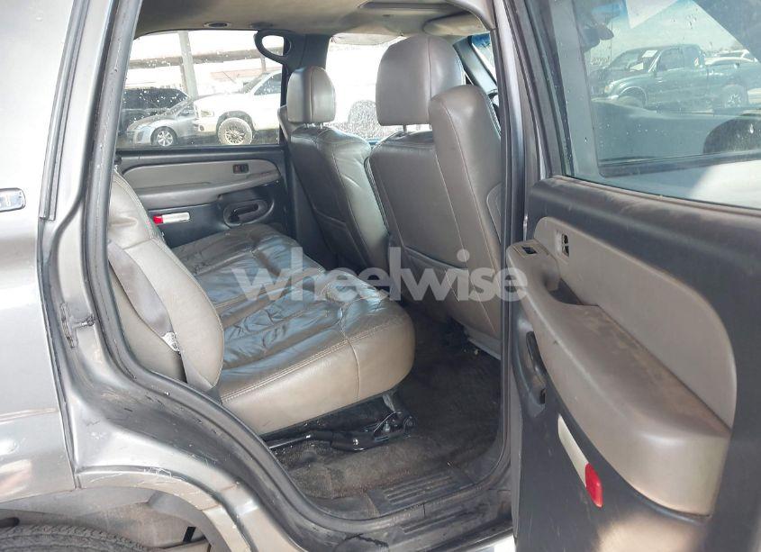 Photo 8 of 2002 Chevrolet Tahoe LT (VIN 1GNEK13Z92J289724)