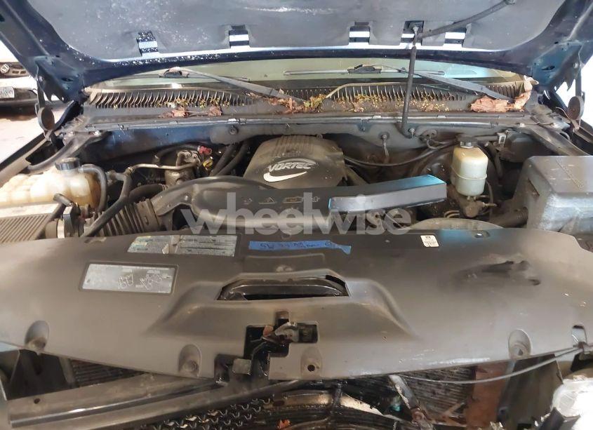 Photo 10 of 2002 Chevrolet Tahoe LT (VIN 1GNEK13Z92R138450)