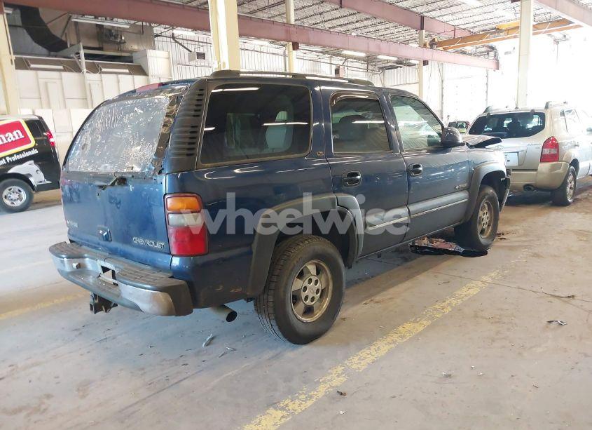 Photo 4 of 2002 Chevrolet Tahoe LT (VIN 1GNEK13Z92R138450)