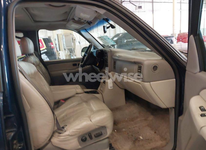 Photo 5 of 2002 Chevrolet Tahoe LT (VIN 1GNEK13Z92R138450)