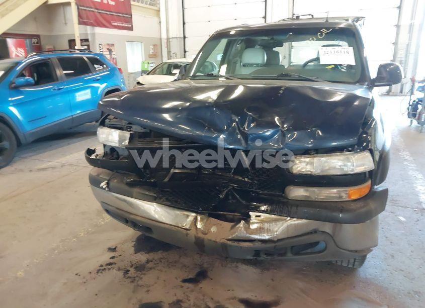 Photo 6 of 2002 Chevrolet Tahoe LT (VIN 1GNEK13Z92R138450)