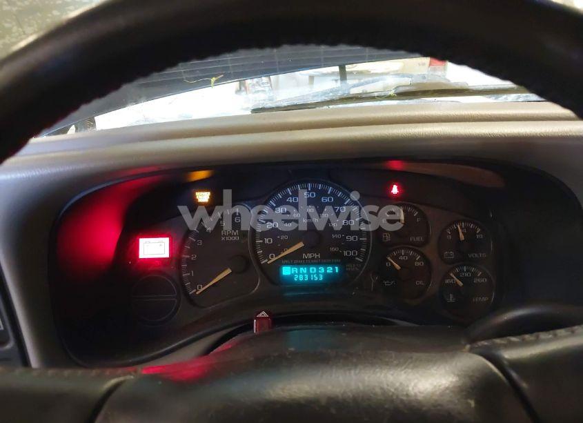 Photo 7 of 2002 Chevrolet Tahoe LT (VIN 1GNEK13Z92R138450)