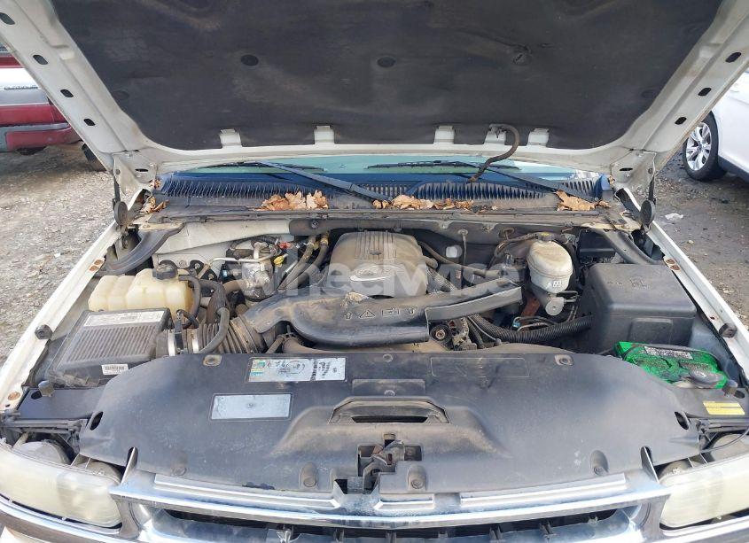 Photo 10 of 2003 Chevrolet Tahoe LT (VIN 1GNEK13Z93J197336)