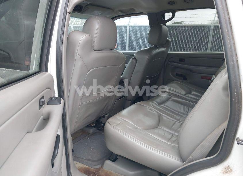 Photo 8 of 2004 Chevrolet Tahoe LS (VIN 1GNEK13Z94J103232)