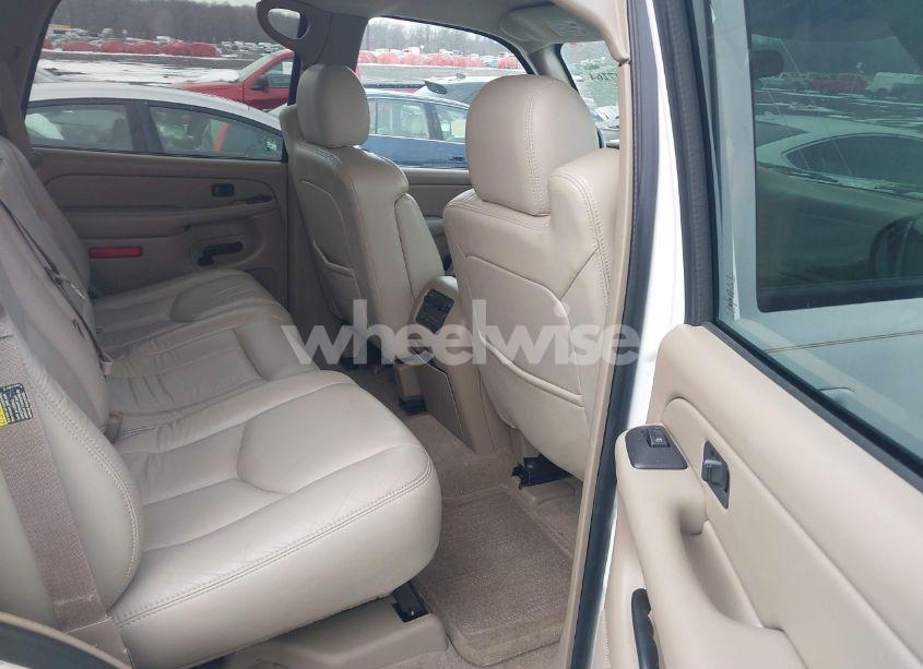 Photo 8 of 2004 Chevrolet Tahoe K1500 (VIN 1GNEK13Z94R107508)