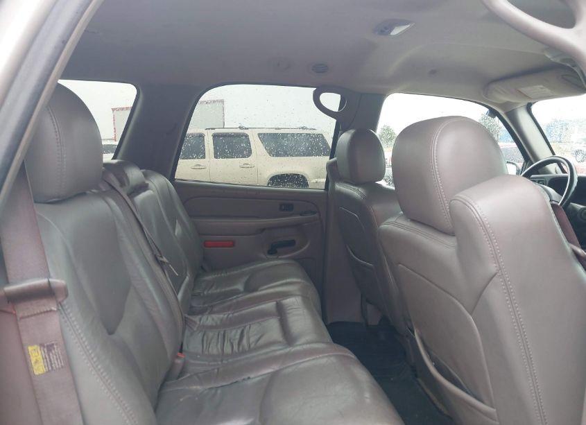 Photo 8 of 2004 Chevrolet Tahoe LT (VIN 1GNEK13Z94R129802)