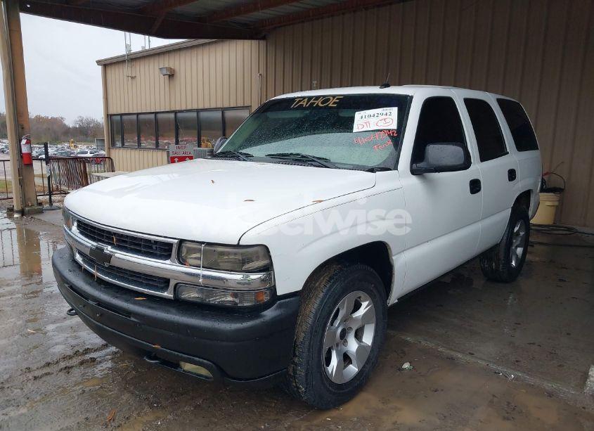 Photo 2 of 2004 Chevrolet Tahoe LS (VIN 1GNEK13Z94R199994)