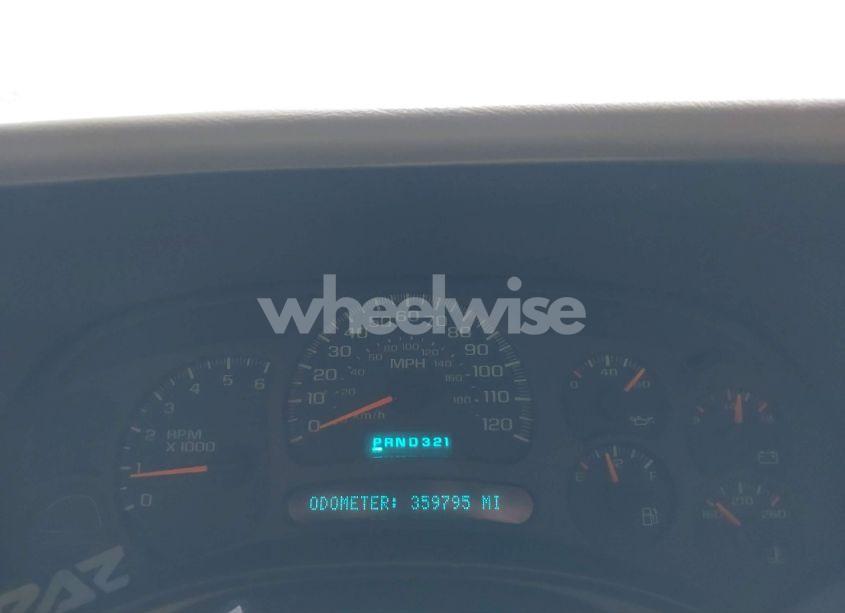 Photo 7 of 2004 Chevrolet Tahoe LS (VIN 1GNEK13Z94R199994)