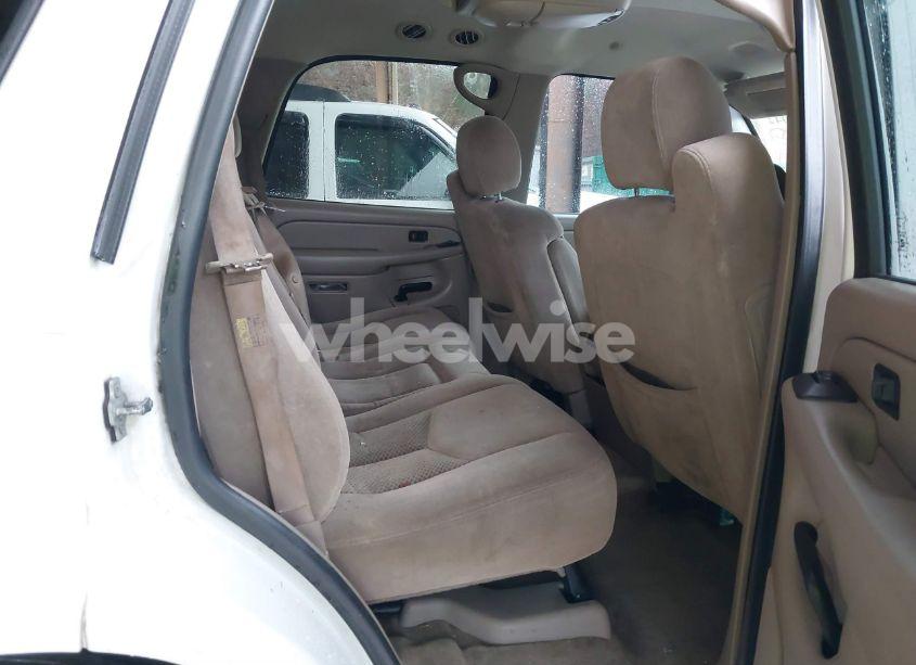 Photo 8 of 2004 Chevrolet Tahoe LS (VIN 1GNEK13Z94R199994)