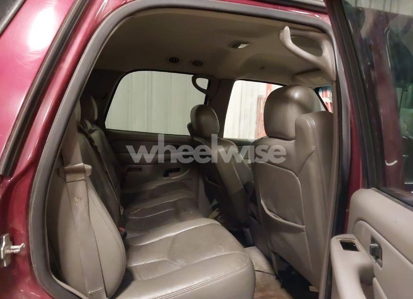 Photo 8 of 2004 Chevrolet Tahoe LT (VIN 1GNEK13Z94R274726)